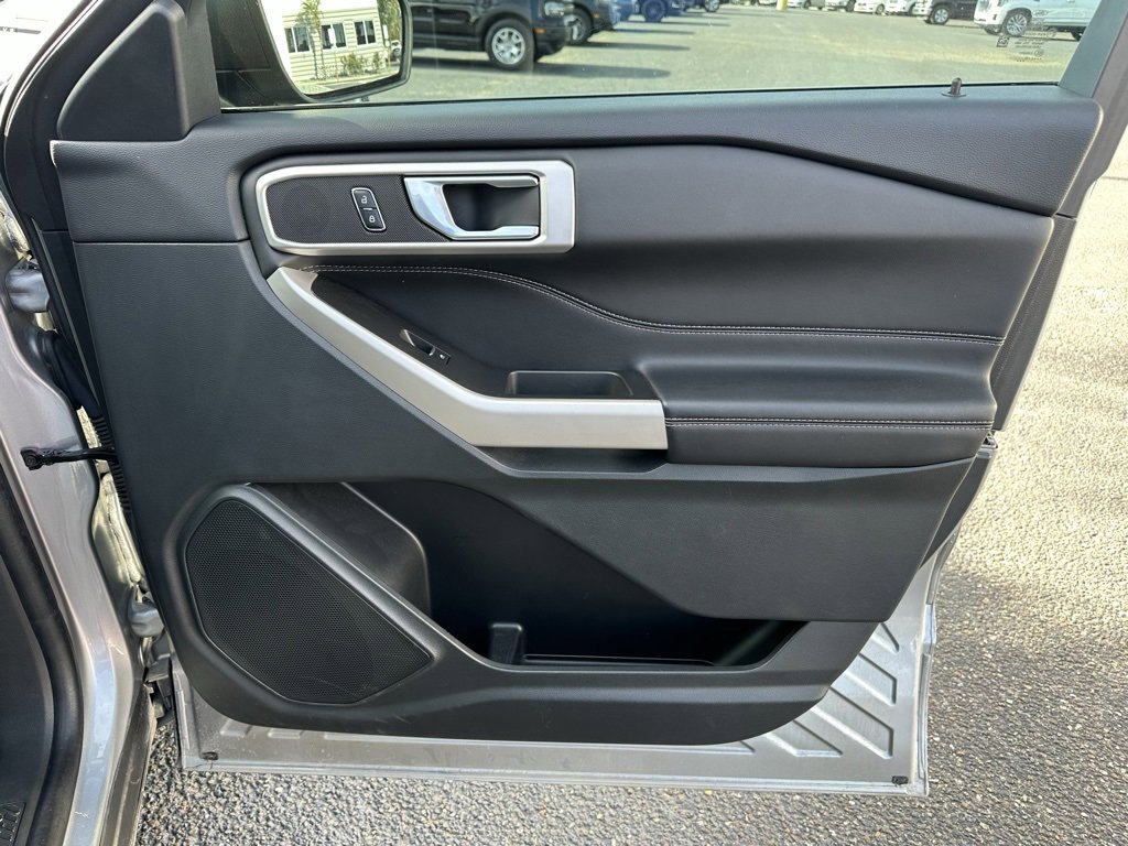 Used 2023 Ford Explorer XLT image 22