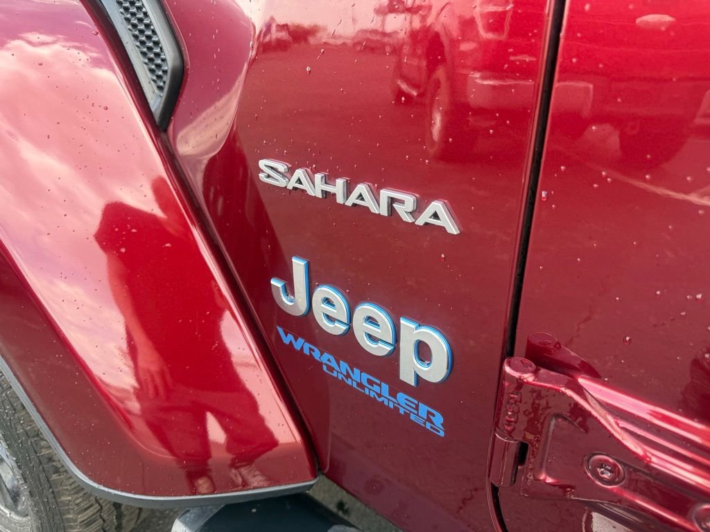Used 2021 Jeep Wrangler Unlimited Sahara w/ Cold Weather Group AWD/4WD image 12