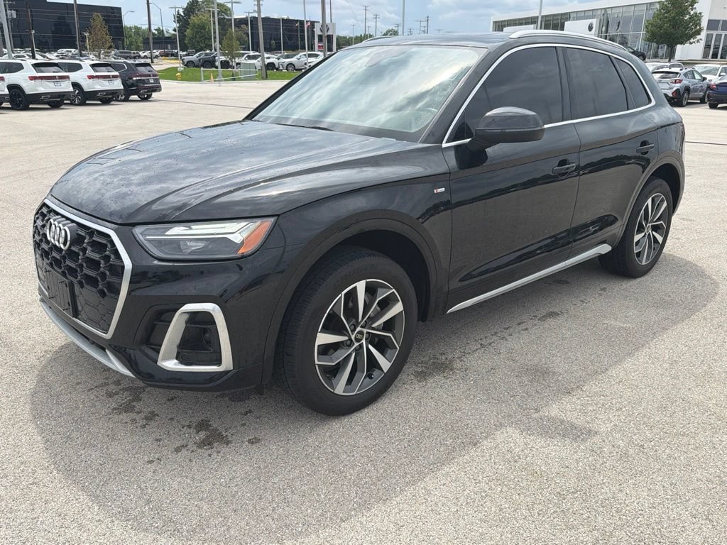 Used 2023 Audi Q5 2.0T Premium w/ Convenience Package AWD/4WD image 3