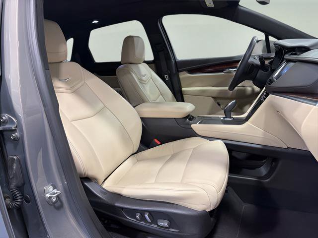 Used 2017 Cadillac XT5 Luxury w/ Driver Awareness Package FWD image 15