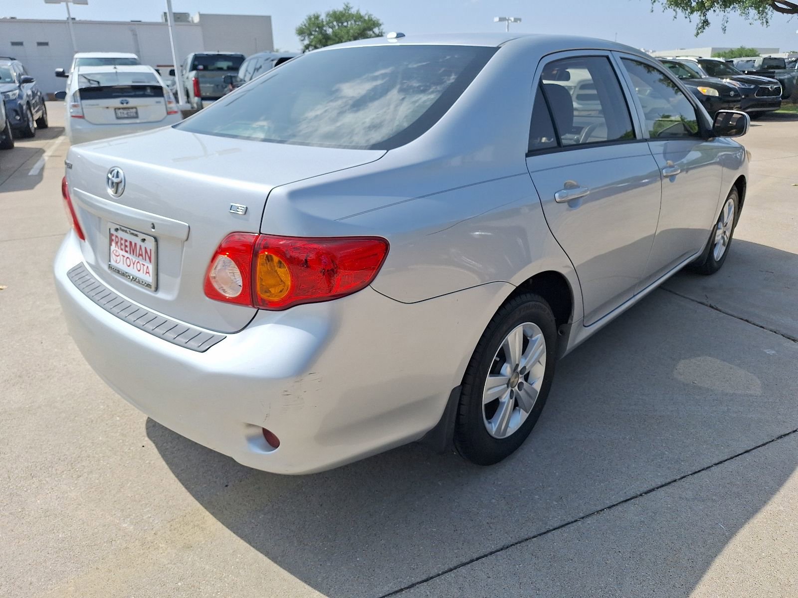 Used 2010 Toyota Corolla FWD image 6
