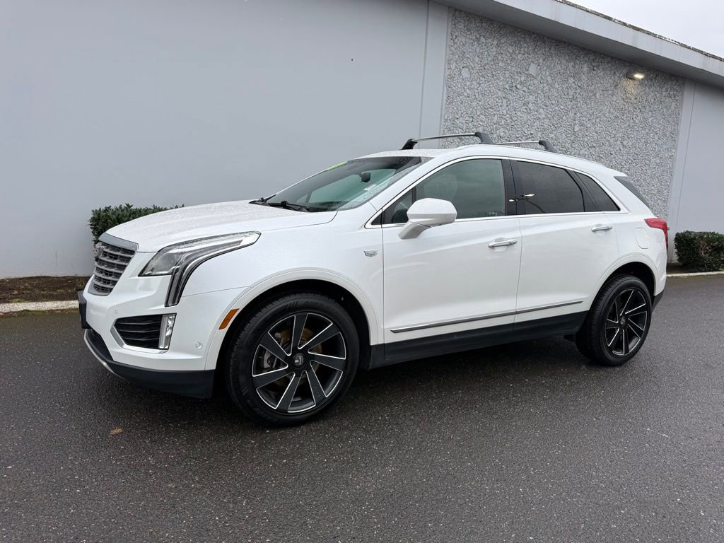 Used 2017 Cadillac XT5 Platinum w/ Driver Assist Package image 2