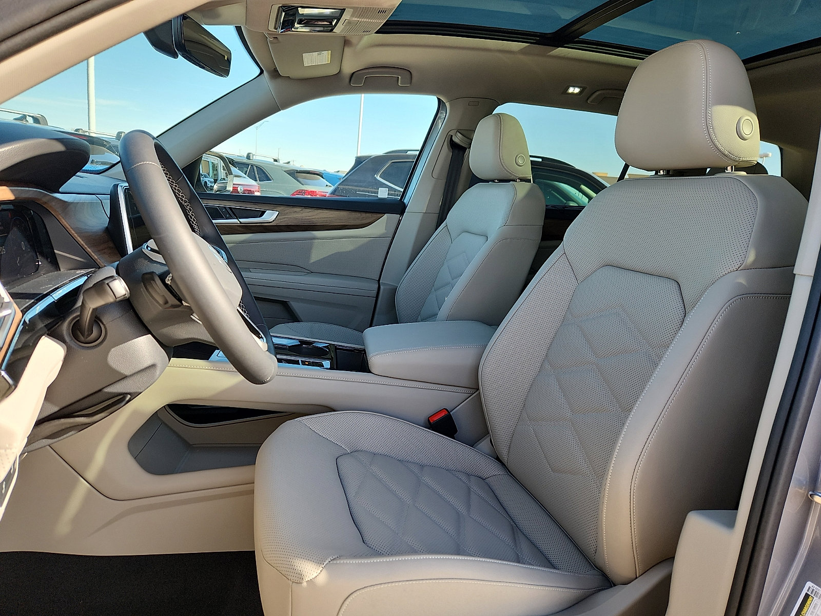 New 2026 Volkswagen Atlas SE image 13