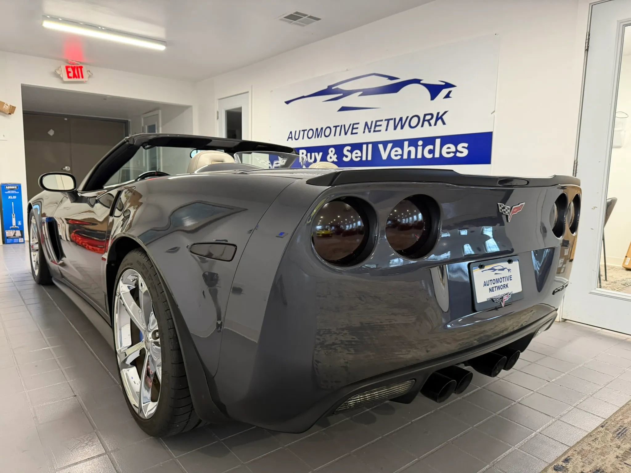 Used 2010 Chevrolet Corvette Grand Sport w/ Preferred Equipment Group image 2
