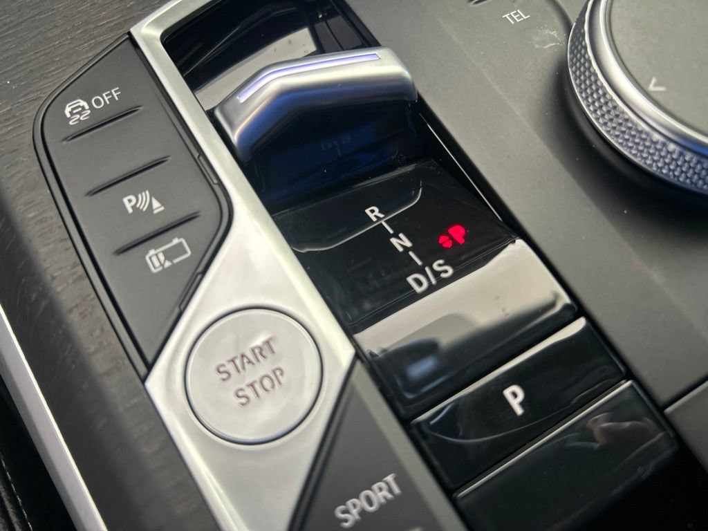 Used 2023 BMW 330e w/ M Sport Package RWD image 9