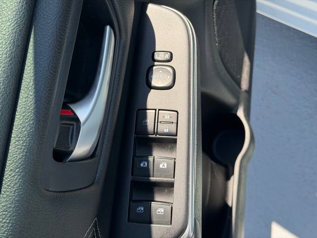 Used 2016 Toyota Camry XLE w/ Moonroof Package FWD image 20