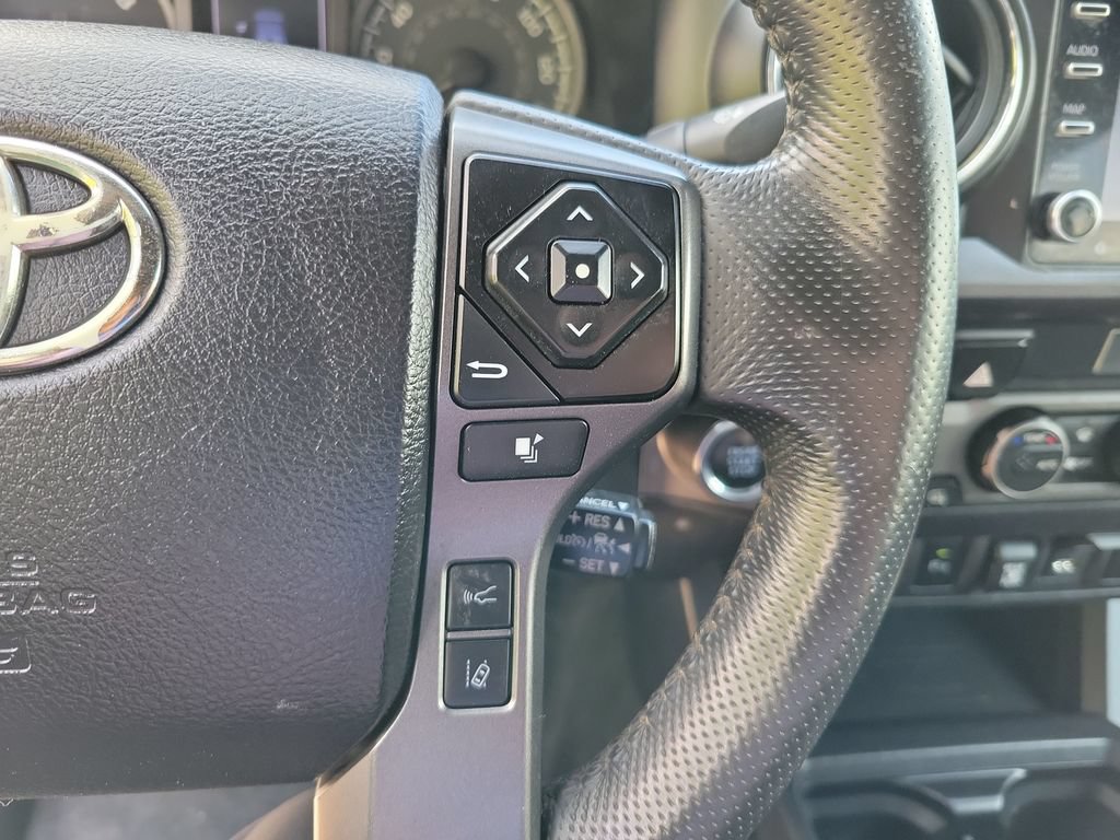 Used 2022 Toyota Tacoma TRD Off-Road w/ Technology Package AWD/4WD image 26