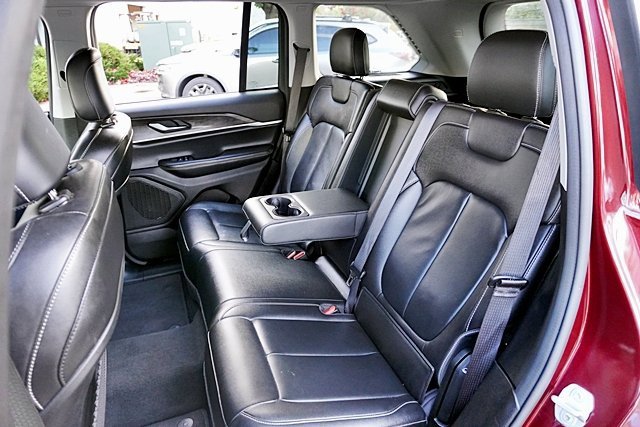 Certified 2023 Jeep Grand Cherokee Limited image 16