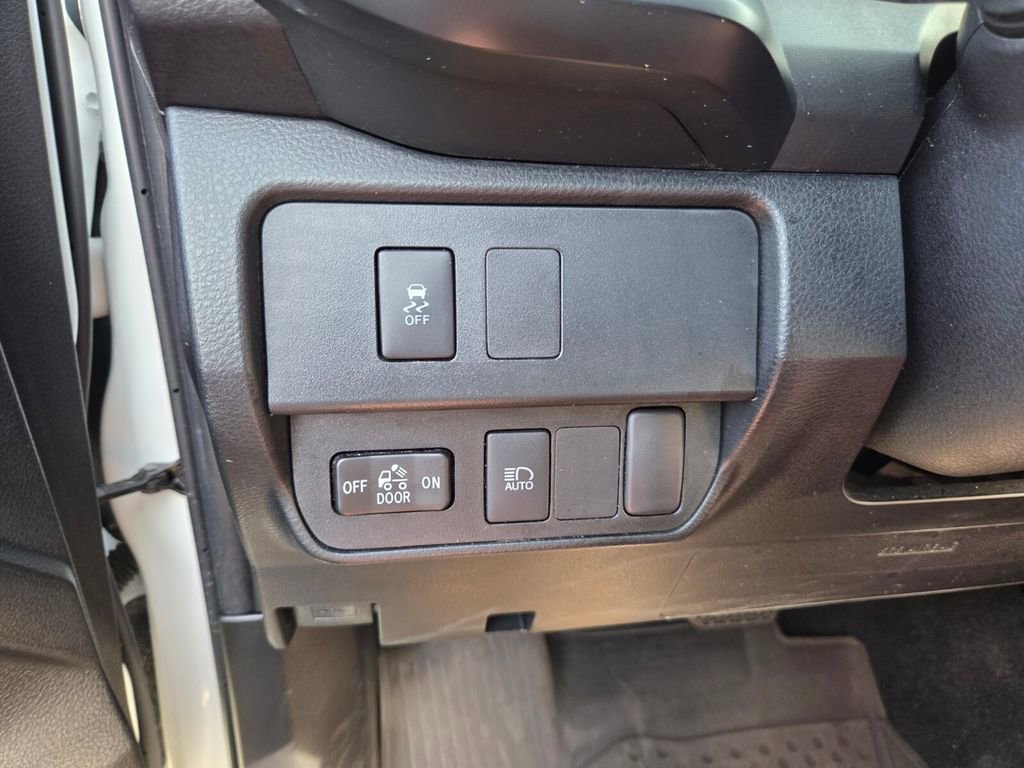 Certified 2023 Toyota Tacoma SR AWD/4WD image 24