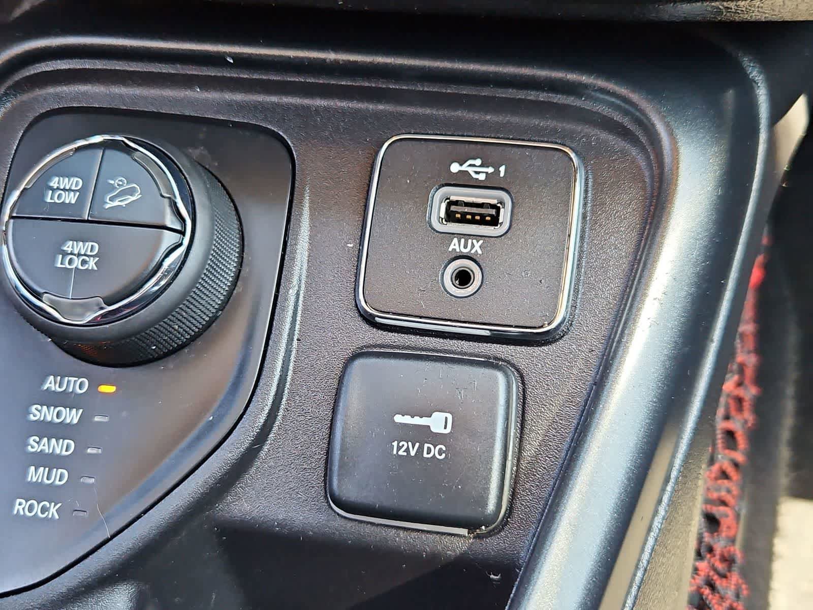 Used 2021 Jeep Compass Trailhawk AWD/4WD image 30