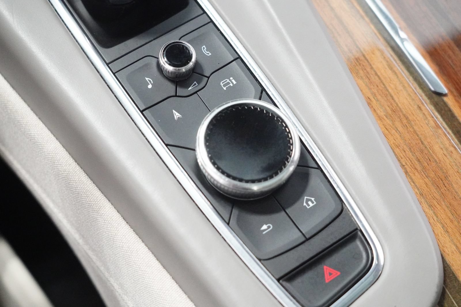 Used 2021 Cadillac Escalade Premium Luxury Platinum w/ Heavy-Duty Trailer Package AWD/4WD image 26