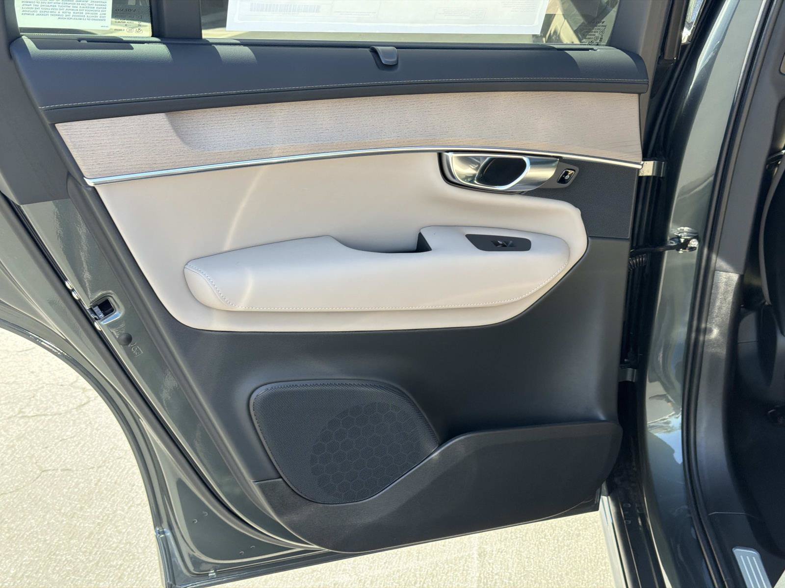 New 2027 Volvo XC90 B6 Bright AWD/4WD image 16