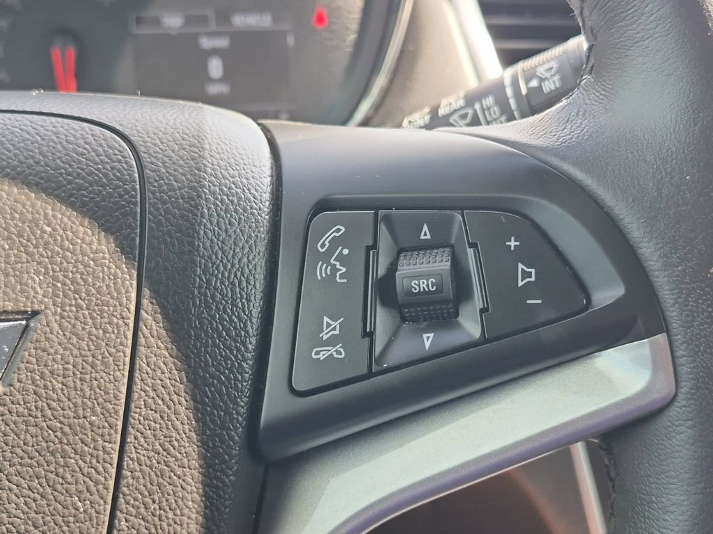 Used 2022 Chevrolet Trax LT w/ Midnight Edition FWD image 22