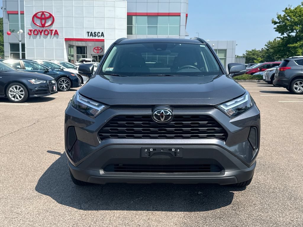 Used 2025 Toyota RAV4 XLE AWD/4WD image 2