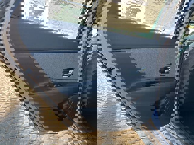 New 2026 Hyundai Elantra Limited image 14