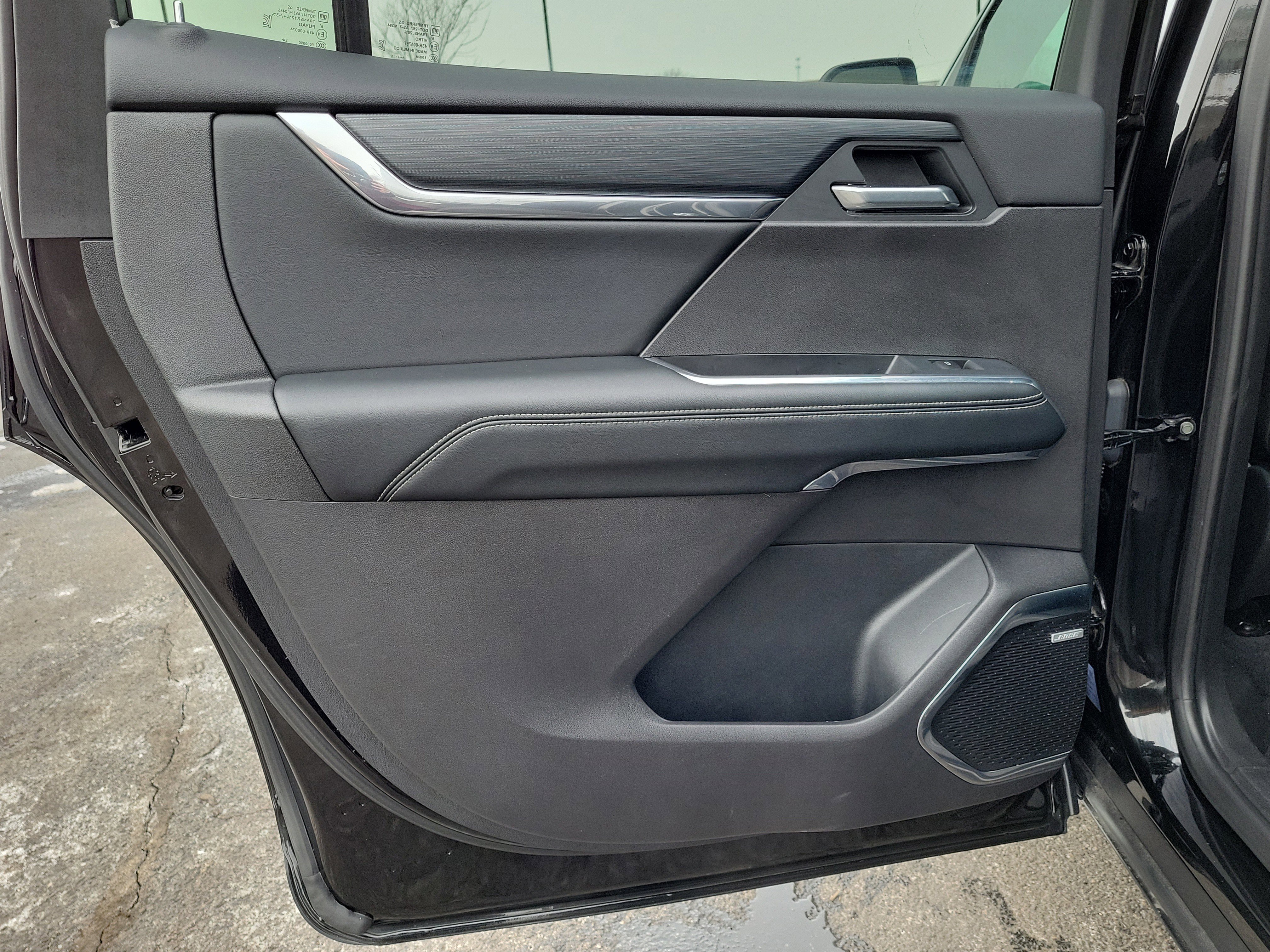 Used 2025 GMC Acadia Elevation image 10