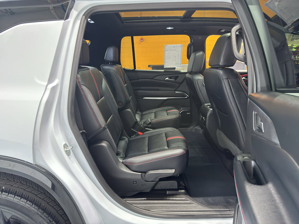 Used 2026 Chevrolet Traverse RS AWD/4WD image 21