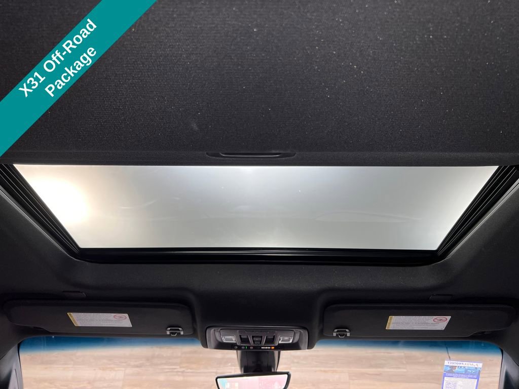 Used 2021 GMC Sierra 2500 AT4 w/ AT4 Preferred Package image 5