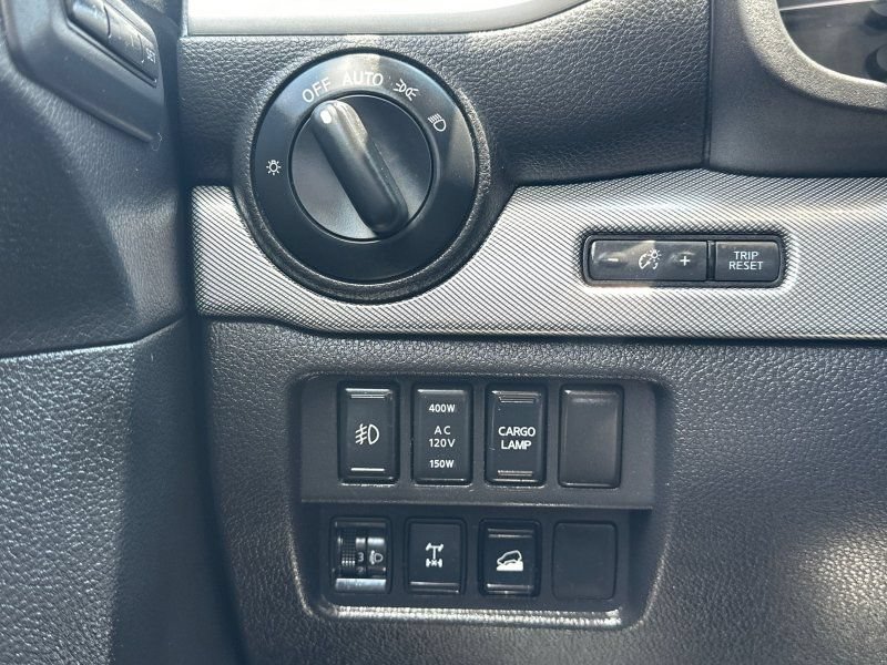 Used 2018 Nissan Titan PRO-4X w/ Pro-4x Convenience Package AWD/4WD image 20