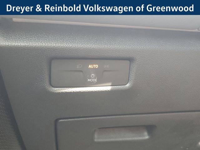 New 2025 Volkswagen Tiguan SE image 27