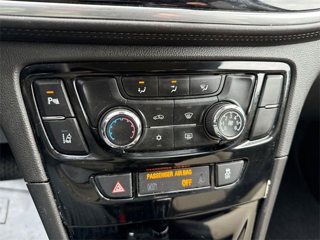 Used 2021 Buick Encore Preferred w/ Safety Package II image 19