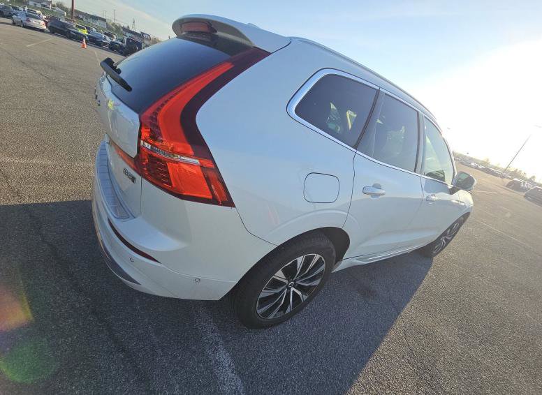 Certified 2023 Volvo XC60 B5 Plus AWD/4WD image 2