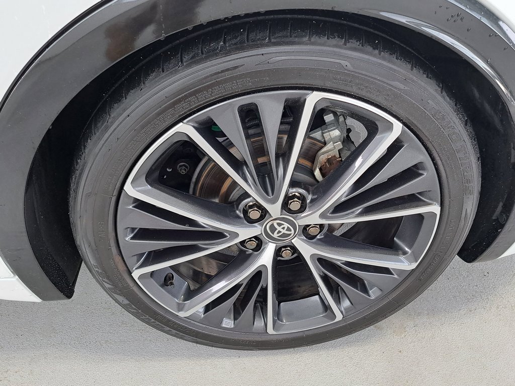 Used 2024 Toyota Prius XLE image 32