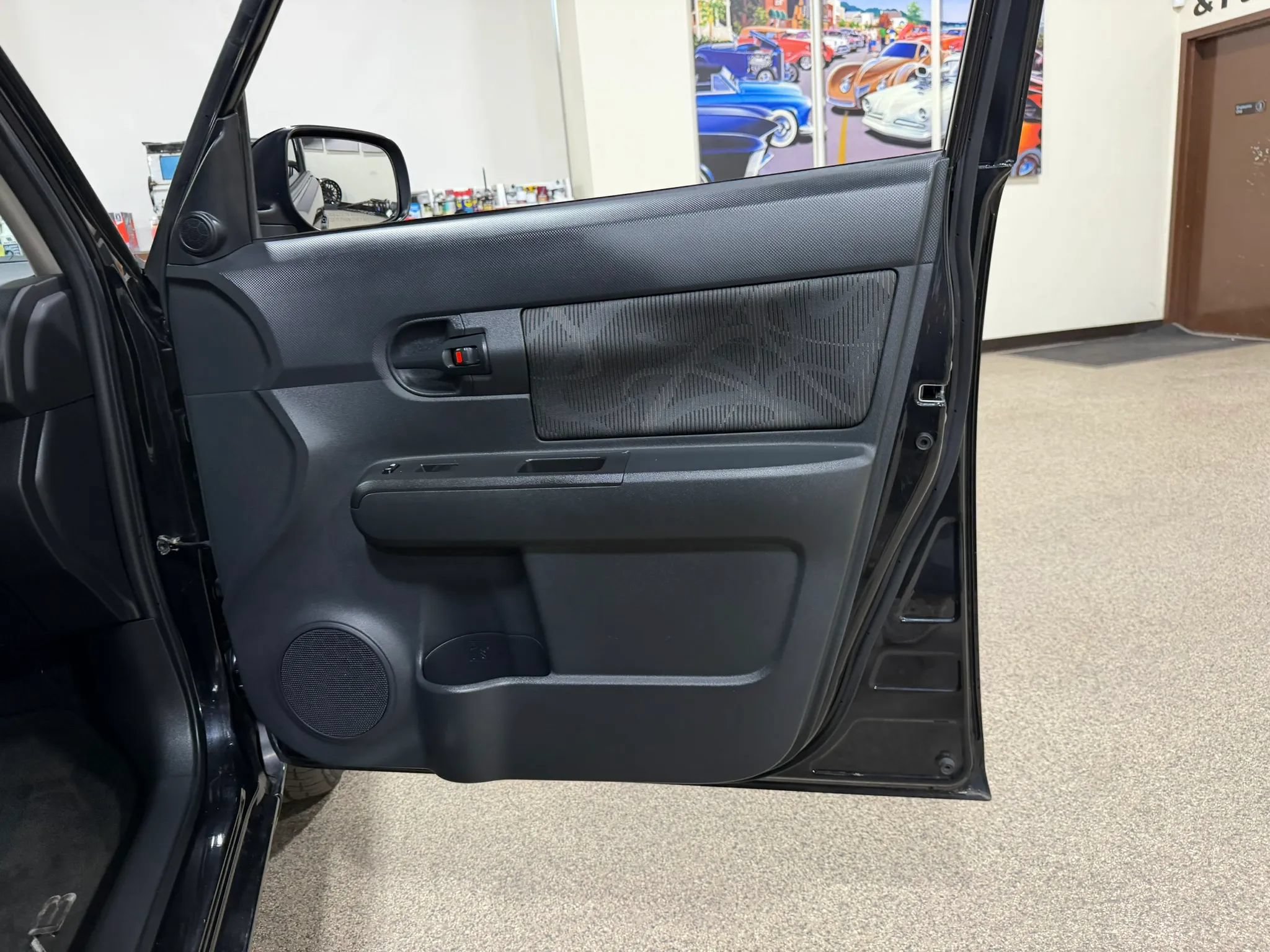 Used 2015 Scion xB FWD image 25