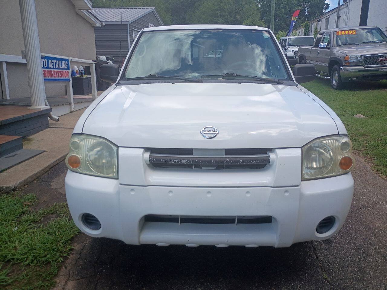 Used 2004 Nissan Frontier XE w/ (VTP) Value Truck Pkg RWD image 3