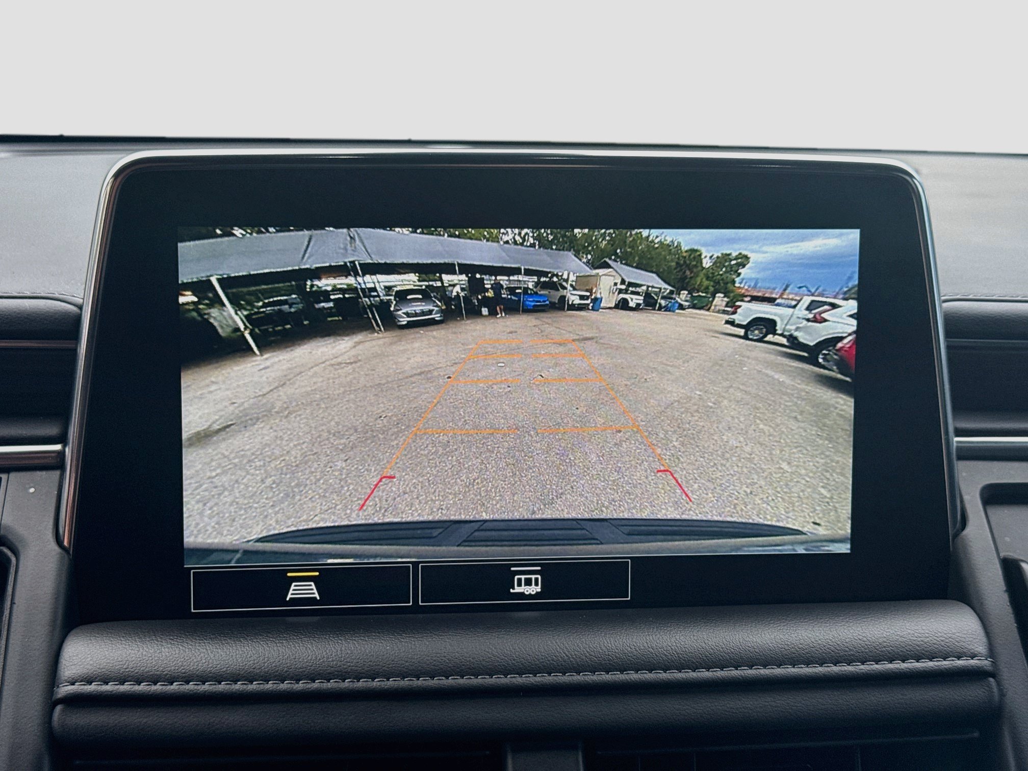 Used 2021 Chevrolet Suburban Z71 w/ Rear Media and Nav Package AWD/4WD image 13