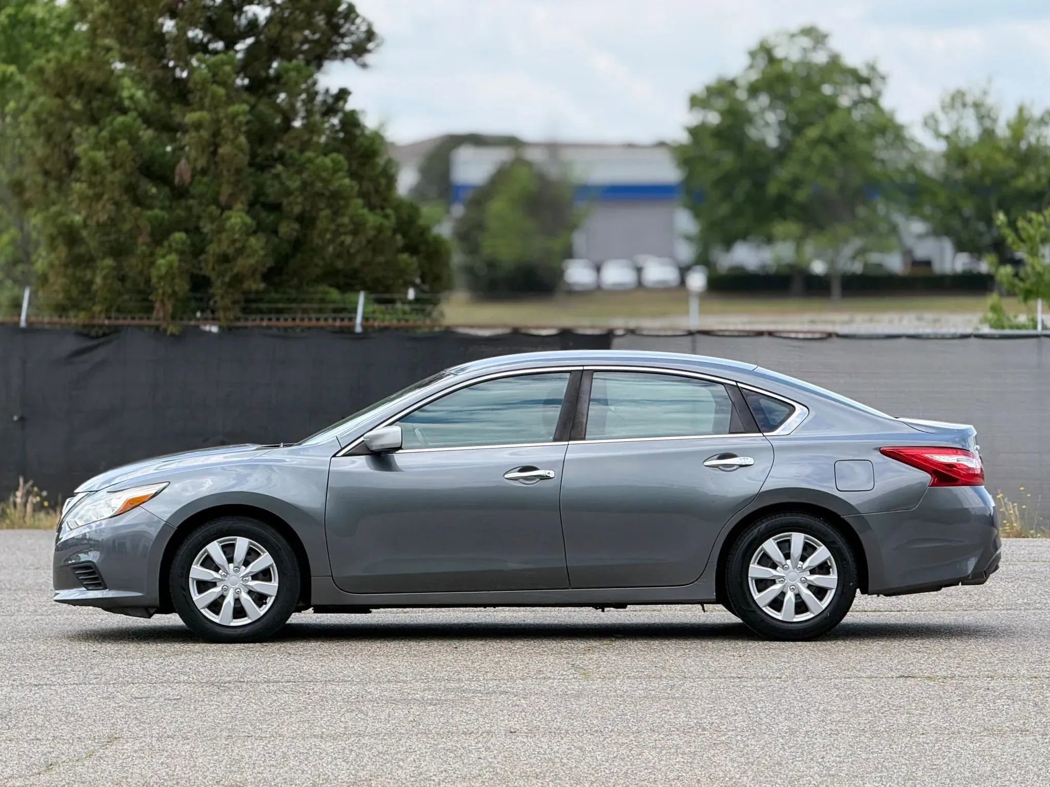 Used 2016 Nissan Altima 2.5 S w/ Power Driver Seat Package FWD image 7