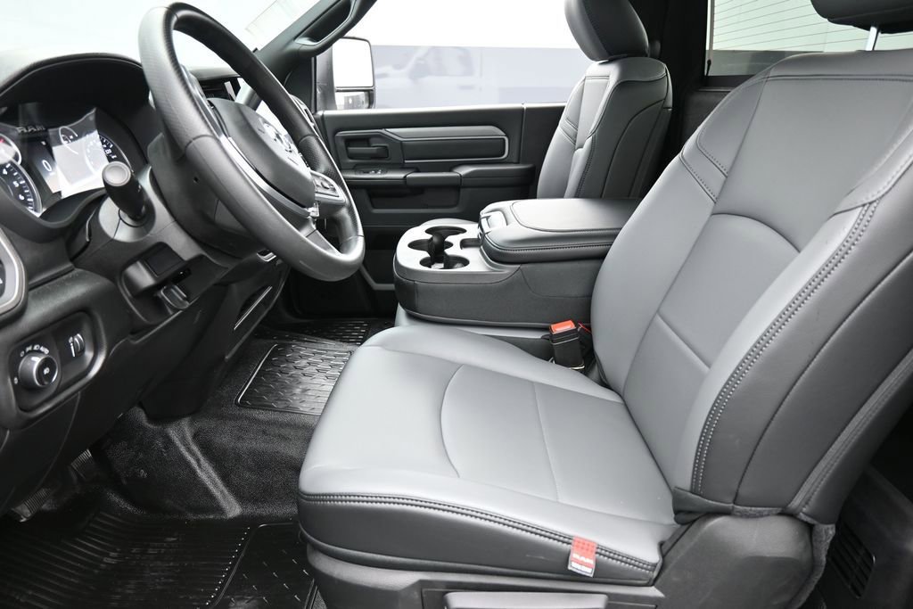 New 2026 RAM 3500 Tradesman AWD/4WD image 10