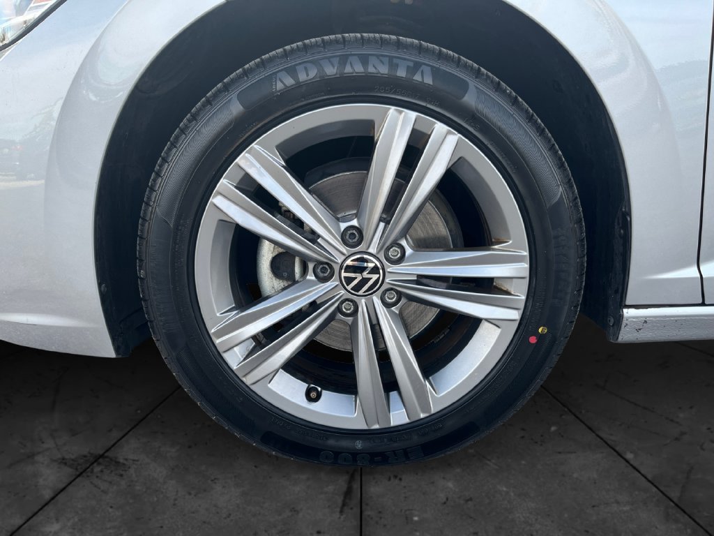 Used 2024 Volkswagen Jetta SE FWD image 14