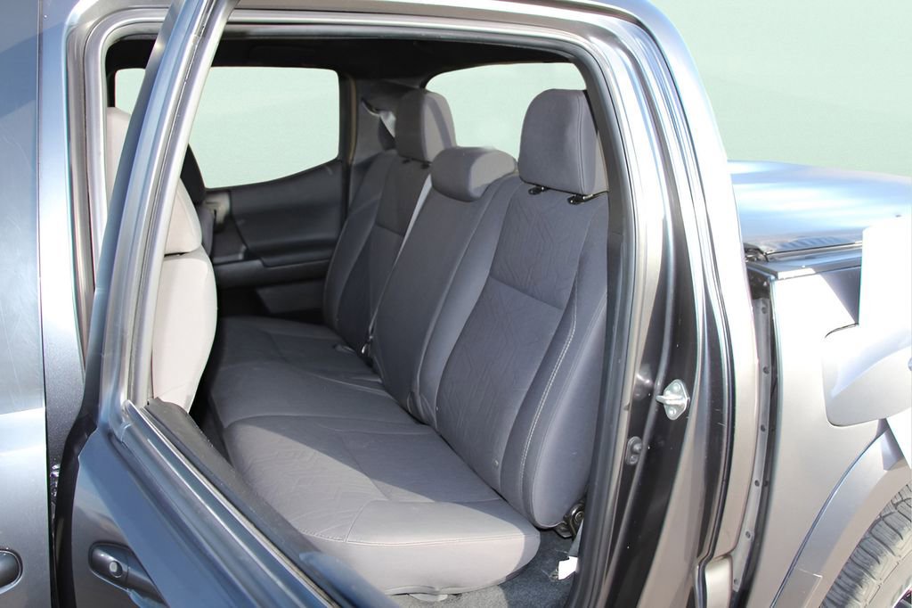 Used 2019 Toyota Tacoma TRD Sport image 21