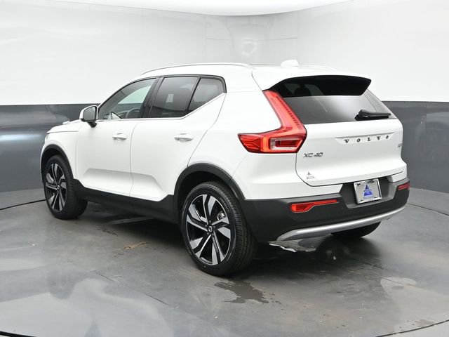 Used 2024 Volvo XC40 B5 Plus w/ Protection Package Premier AWD/4WD image 2
