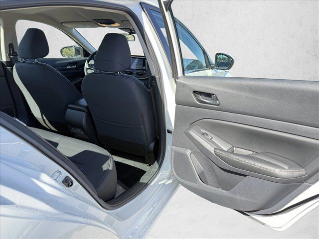 Used 2025 Nissan Altima 2.5 SV FWD image 22