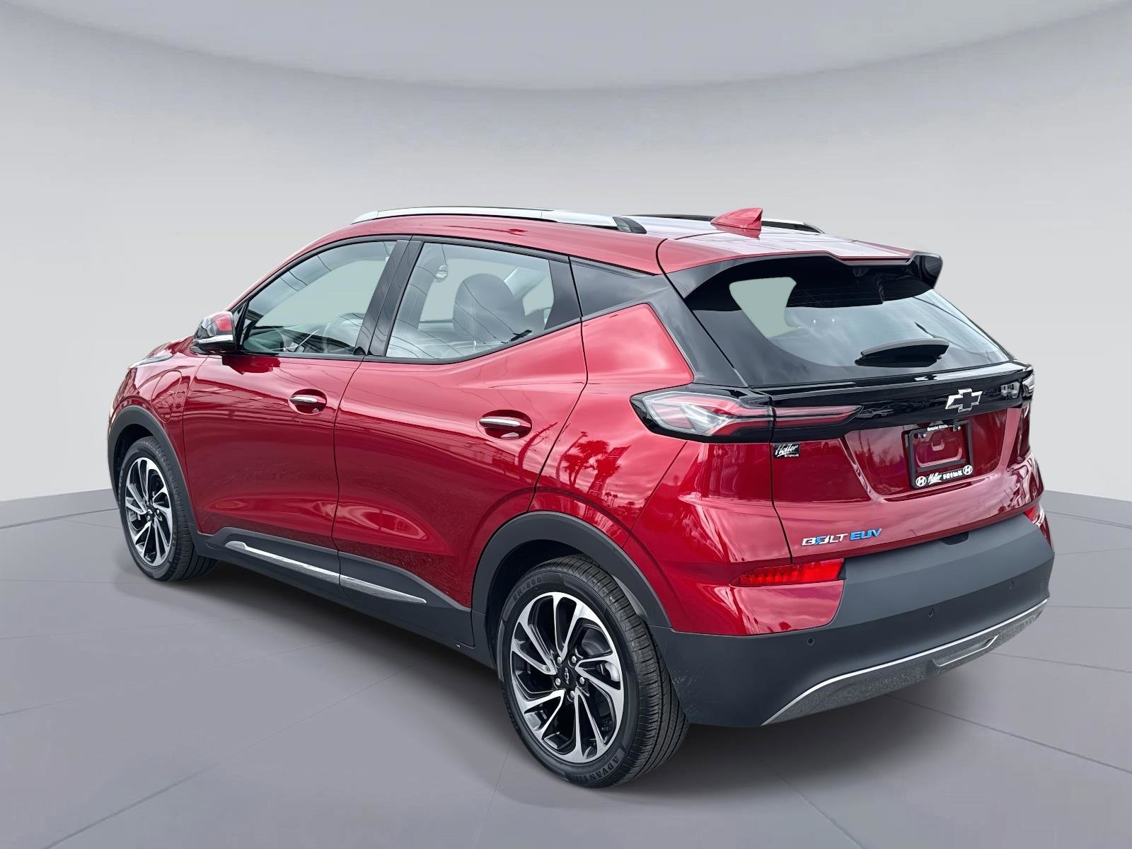 Used 2022 Chevrolet Bolt EUV Premier w/ Sun & Sound Package image 5