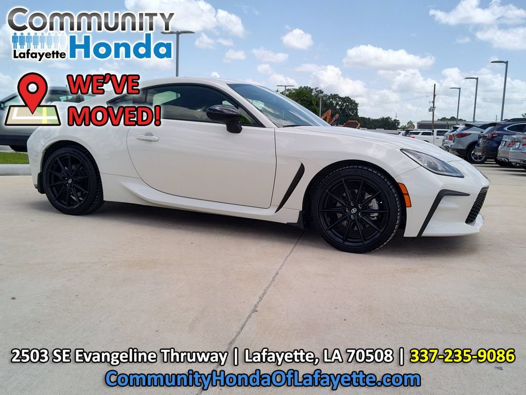Used 2024 Toyota GR86 Premium RWD image 12