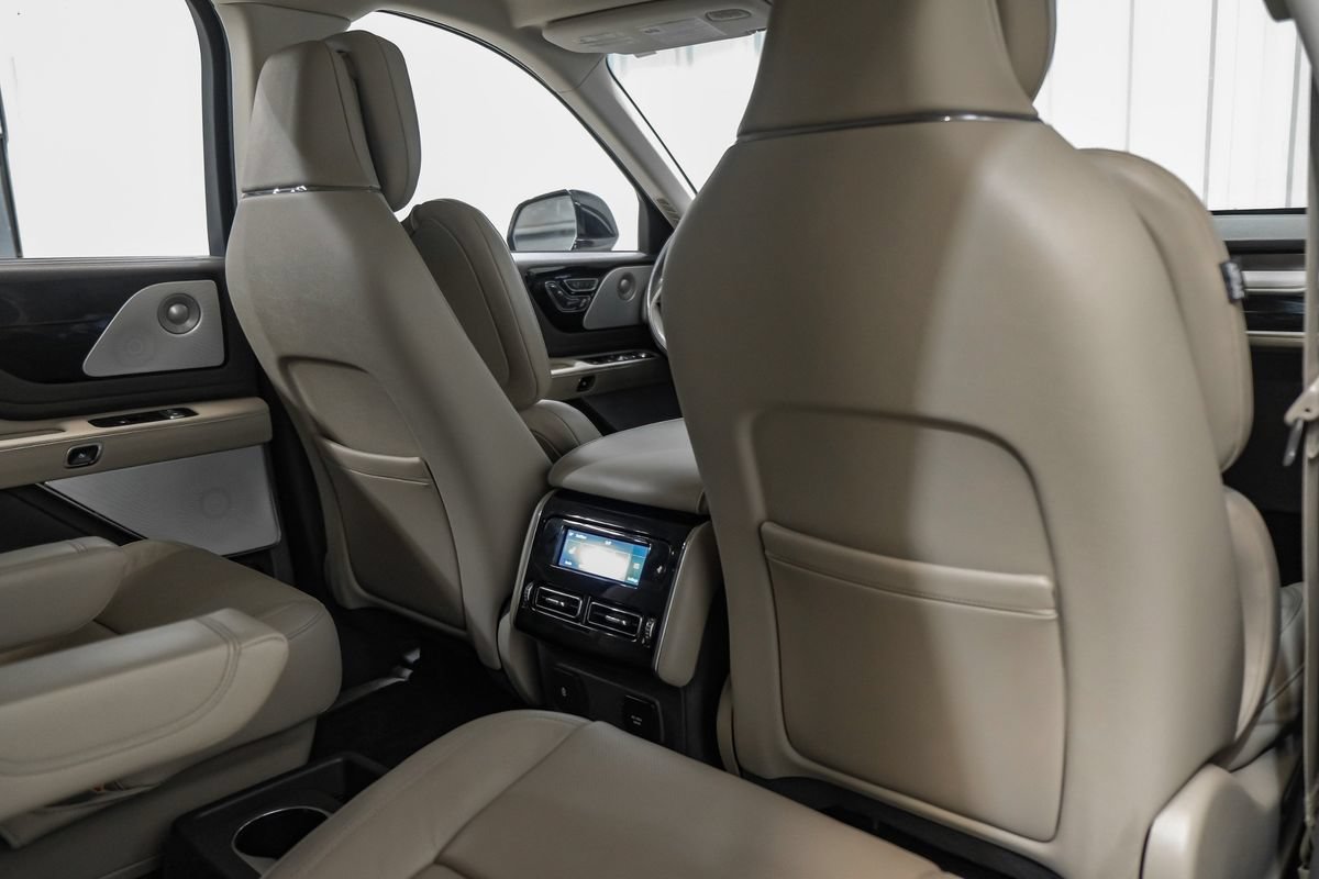 Used 2022 Lincoln Aviator Reserve w/ Equipment Group 201A AWD/4WD image 34