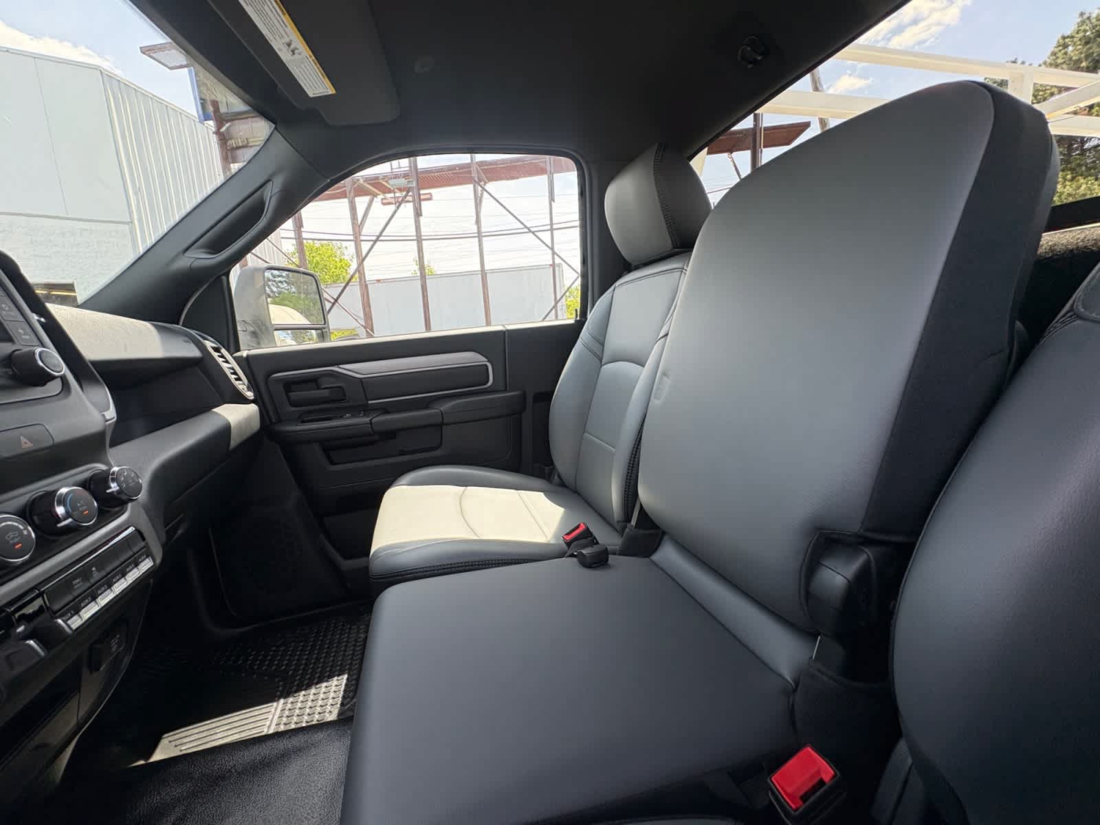 Used 2024 RAM 3500 Tradesman AWD/4WD image 31