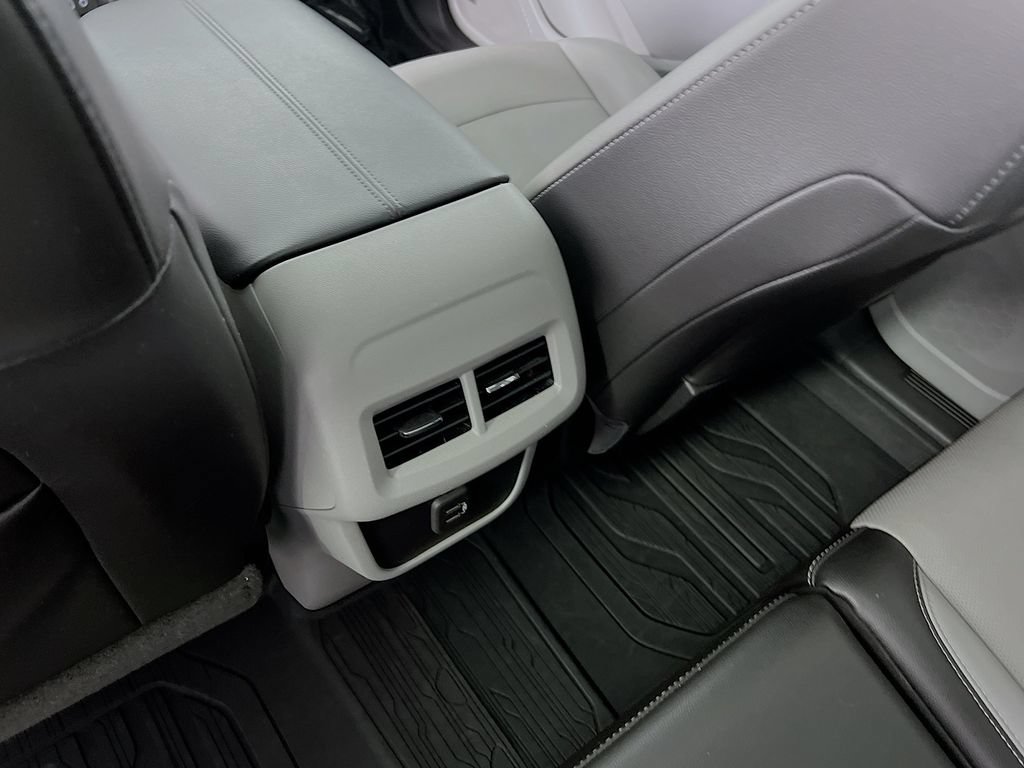 Used 2022 GMC Terrain SLT w/ Infotainment Package II AWD/4WD image 26