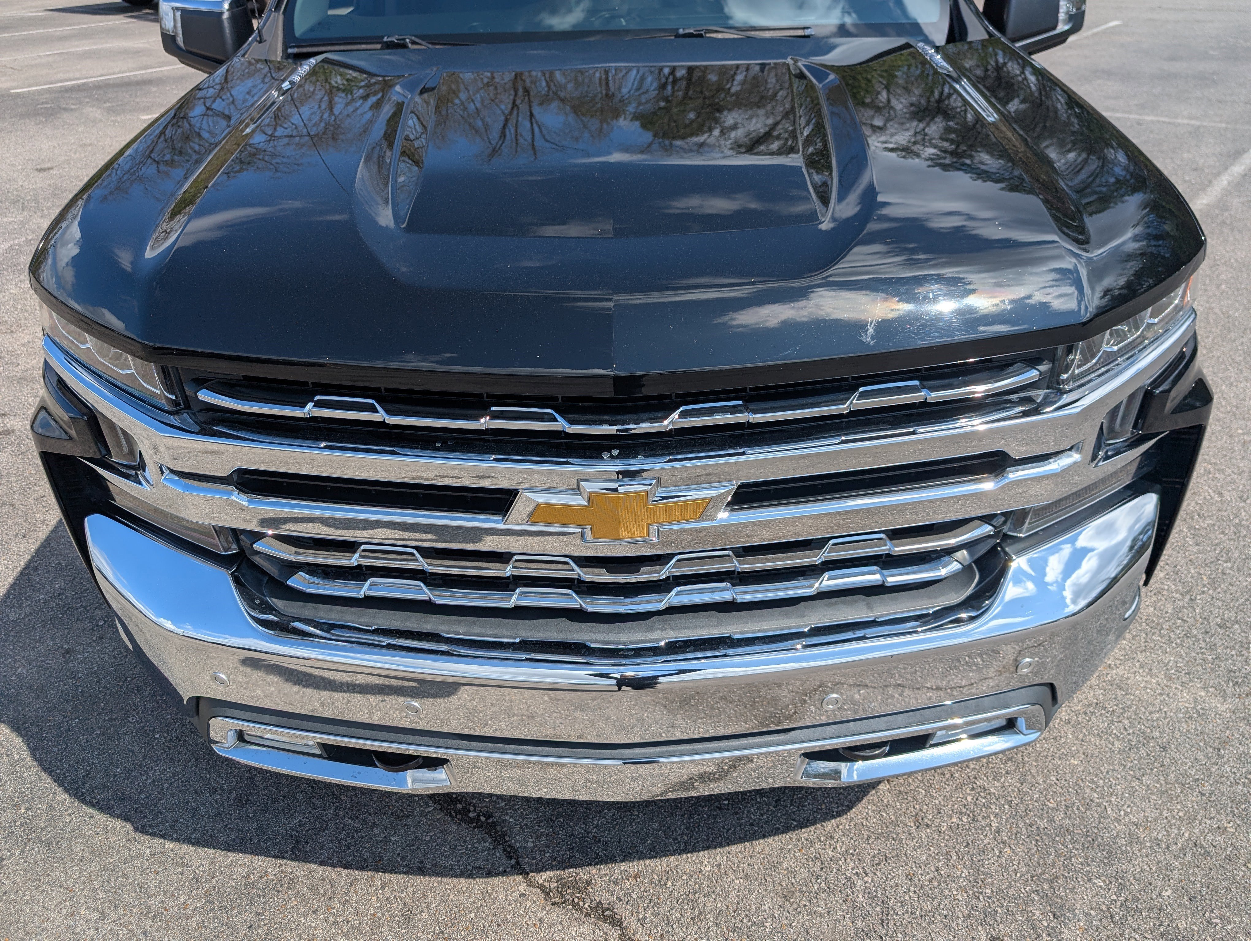 Used 2020 Chevrolet Silverado 1500 LTZ w/ LTZ Premium Package AWD/4WD image 12