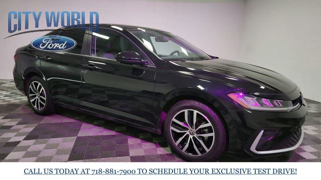 Used 2025 Volkswagen Jetta SE image 8