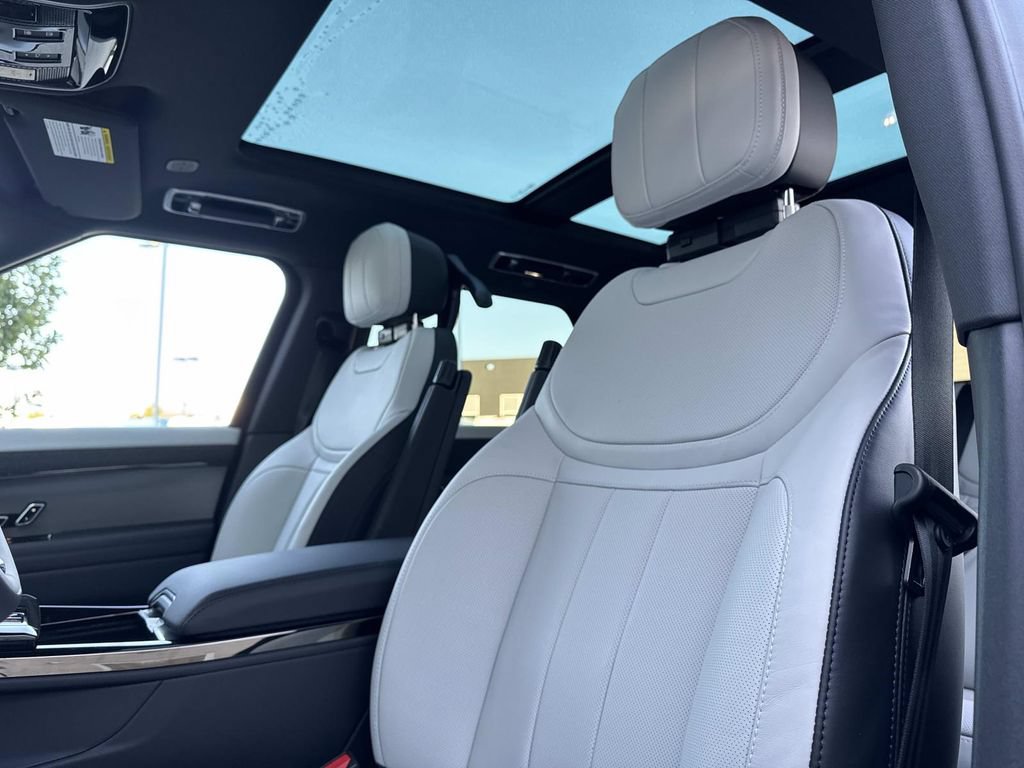 New 2026 Land Rover Range Rover Sport Dynamic SE AWD/4WD image 23