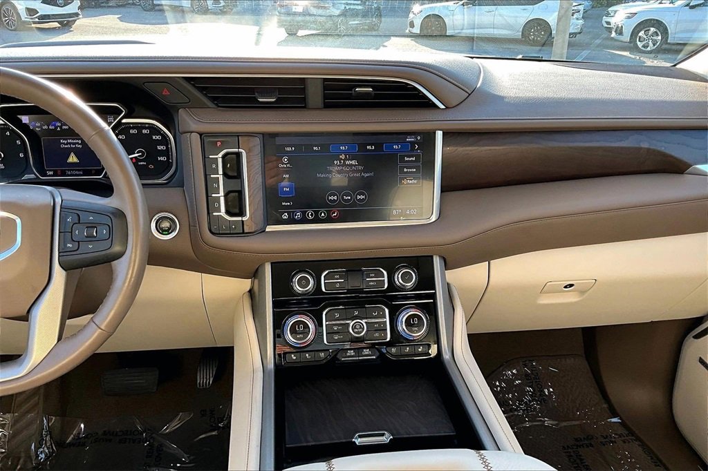 Used 2021 GMC Yukon Denali w/ Denali Premium Package image 19