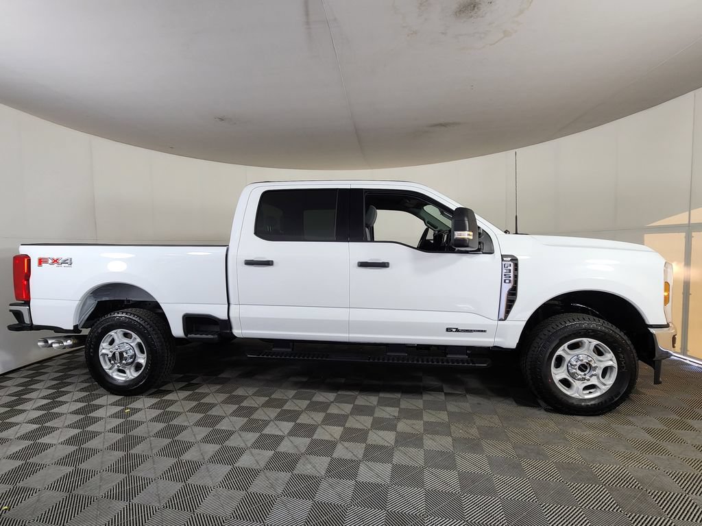 New 2026 Ford F350 XLT w/ FX4 Off-Road Package AWD/4WD image 8