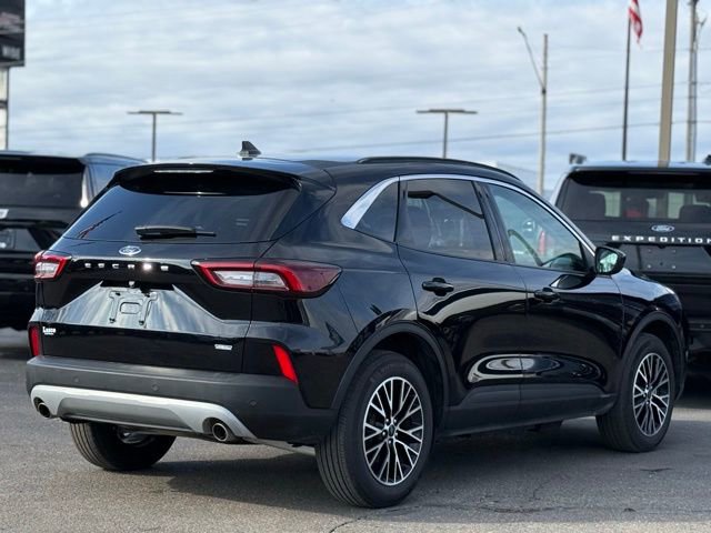 Used 2023 Ford Escape SE image 39