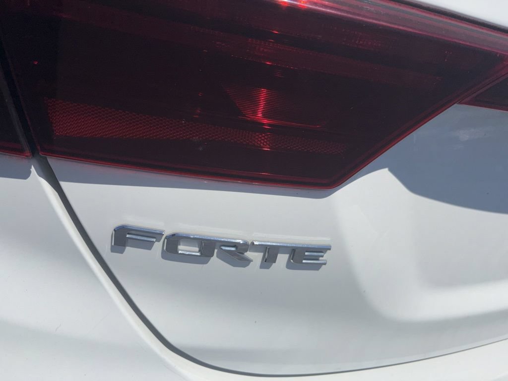 Used 2020 Kia Forte LXS FWD image 18