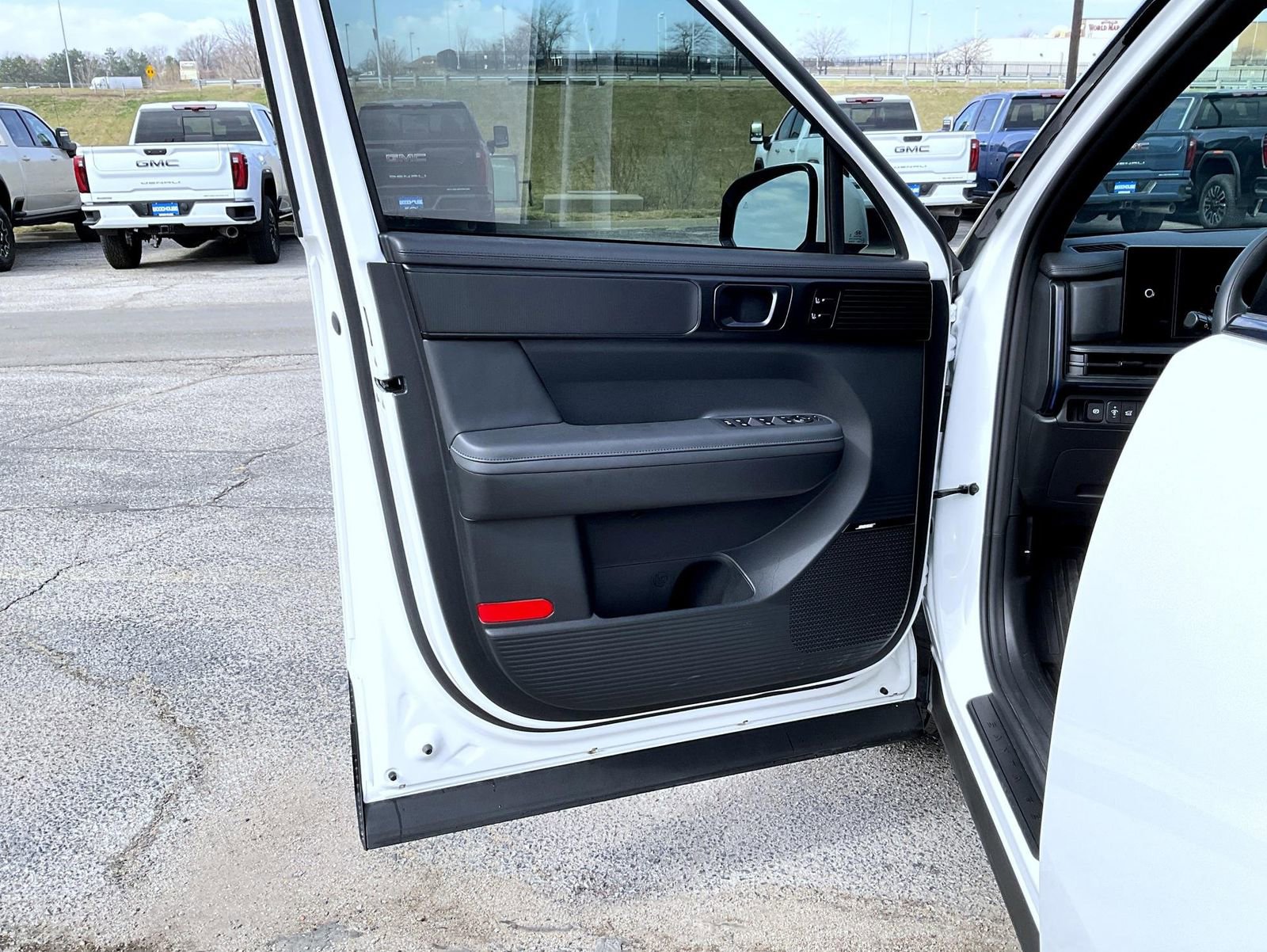 Used 2025 Hyundai Santa Fe Calligraphy image 9