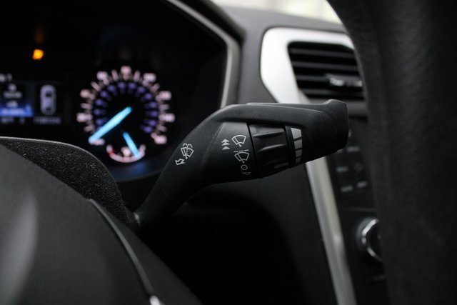 Used 2016 Ford Fusion SE image 12